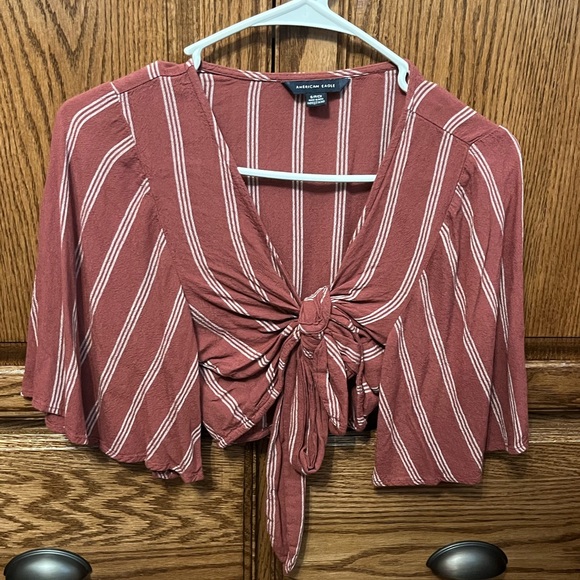 American Eagle Crop Top - Picture 2 of 4